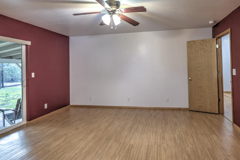 2749 Robertson Bridge Road Grants Pass, OR 97526 - Photo 41 of 59 2749RobertsonBr-42