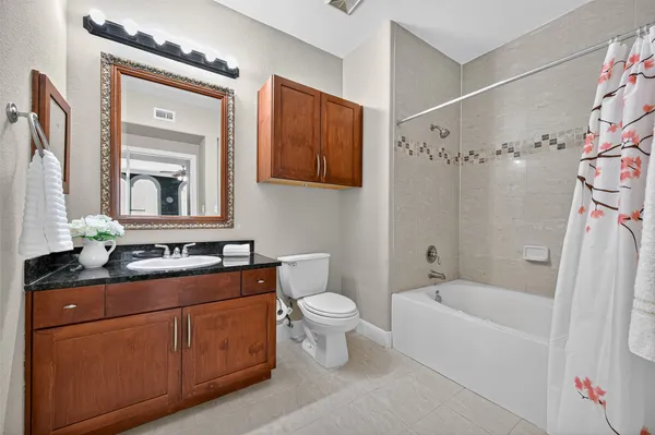 $1,850 | 2299 Lone Star Drive, Unit 444, Sugar Land, TX 77479