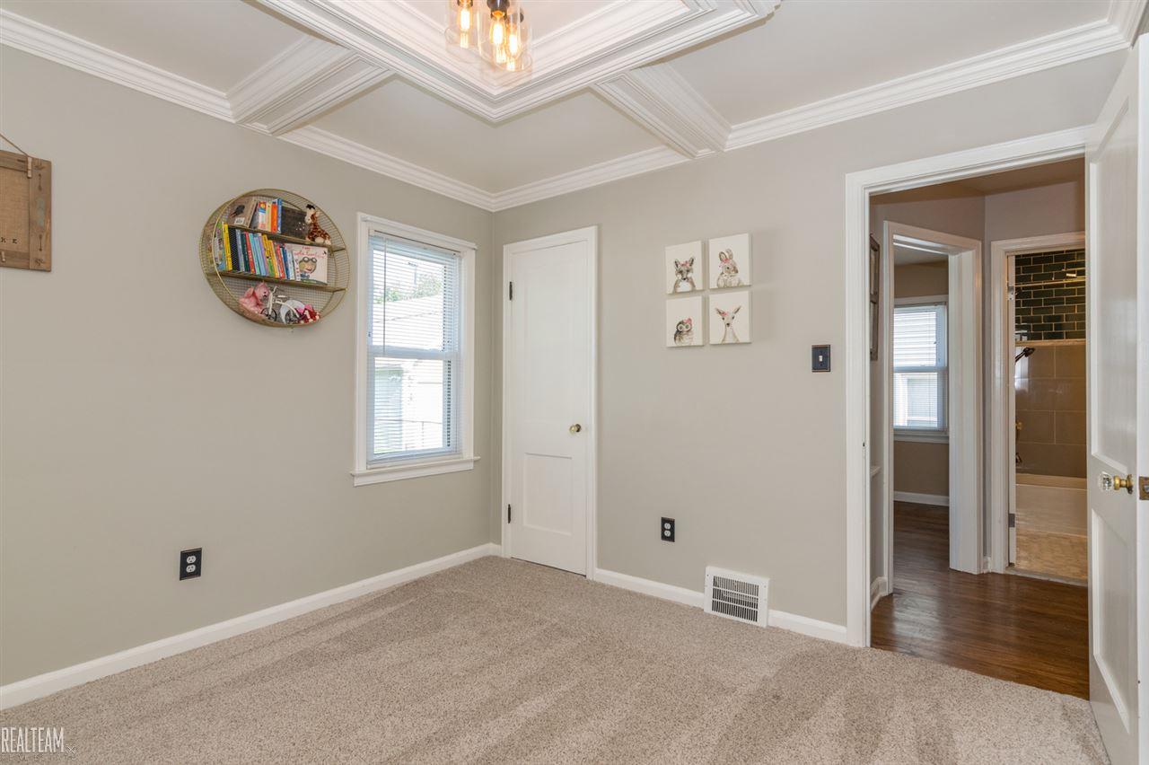 910 Harvard Road Berkley, MI 48072 - Photo 12 of 24 31397909-11.JPG
