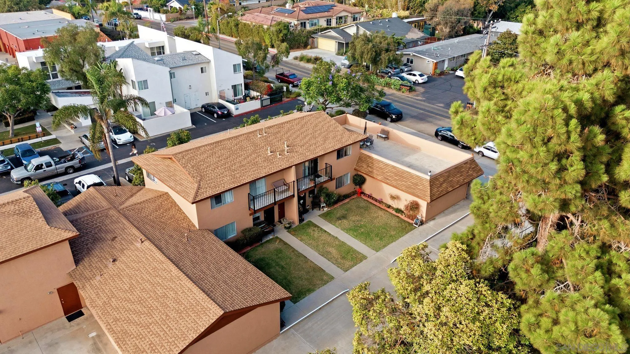 932 Regal Road Encinitas, CA 92024 - Photo 10 of 44