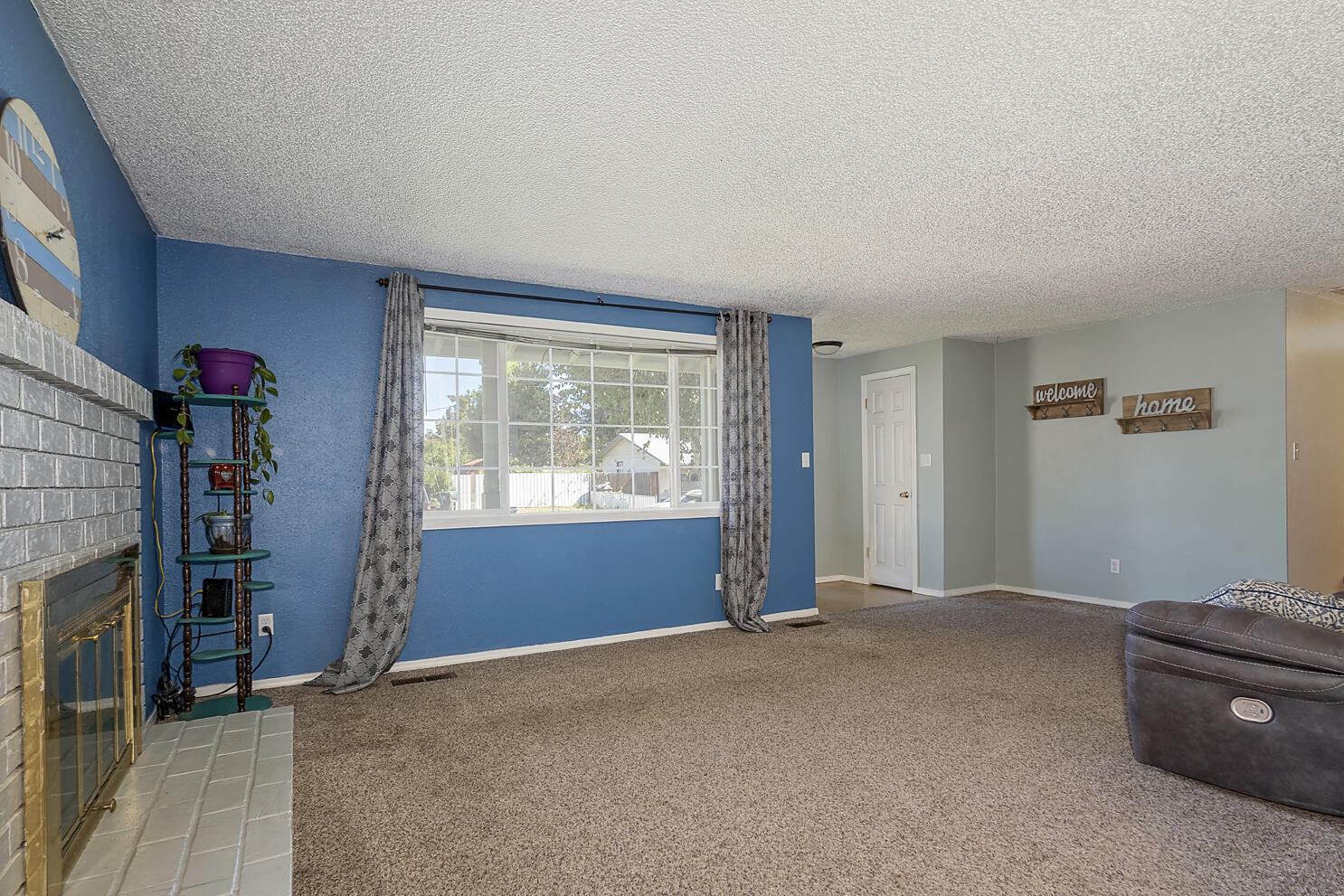 108 Vincent Avenue Central Point, OR 97502 - Photo 4 of 20 Vincent_021 copy