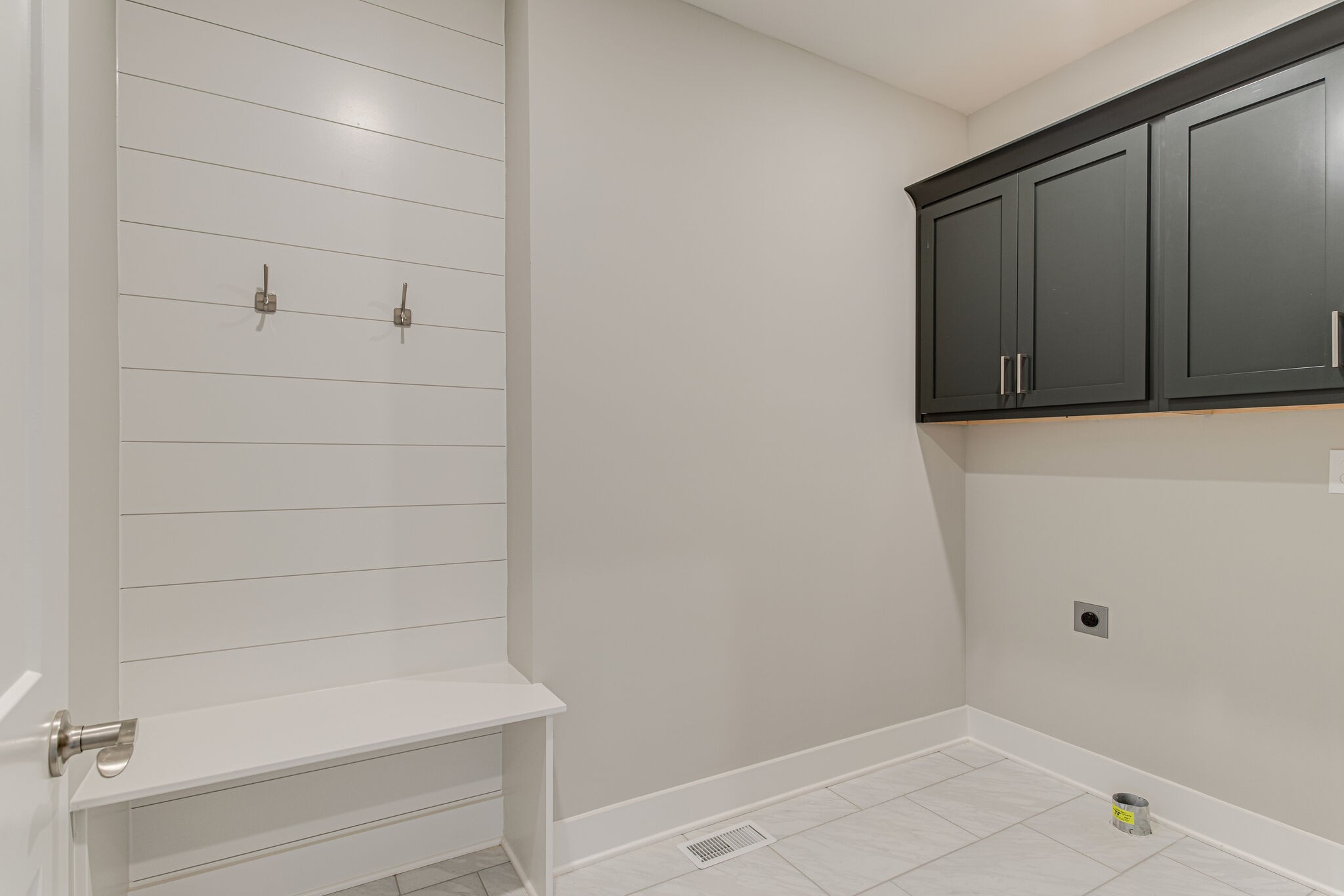 2617 Holly Spring Drive Murfreesboro, TN 37128 - Photo 34 of 50 a bathroom with a bathtub