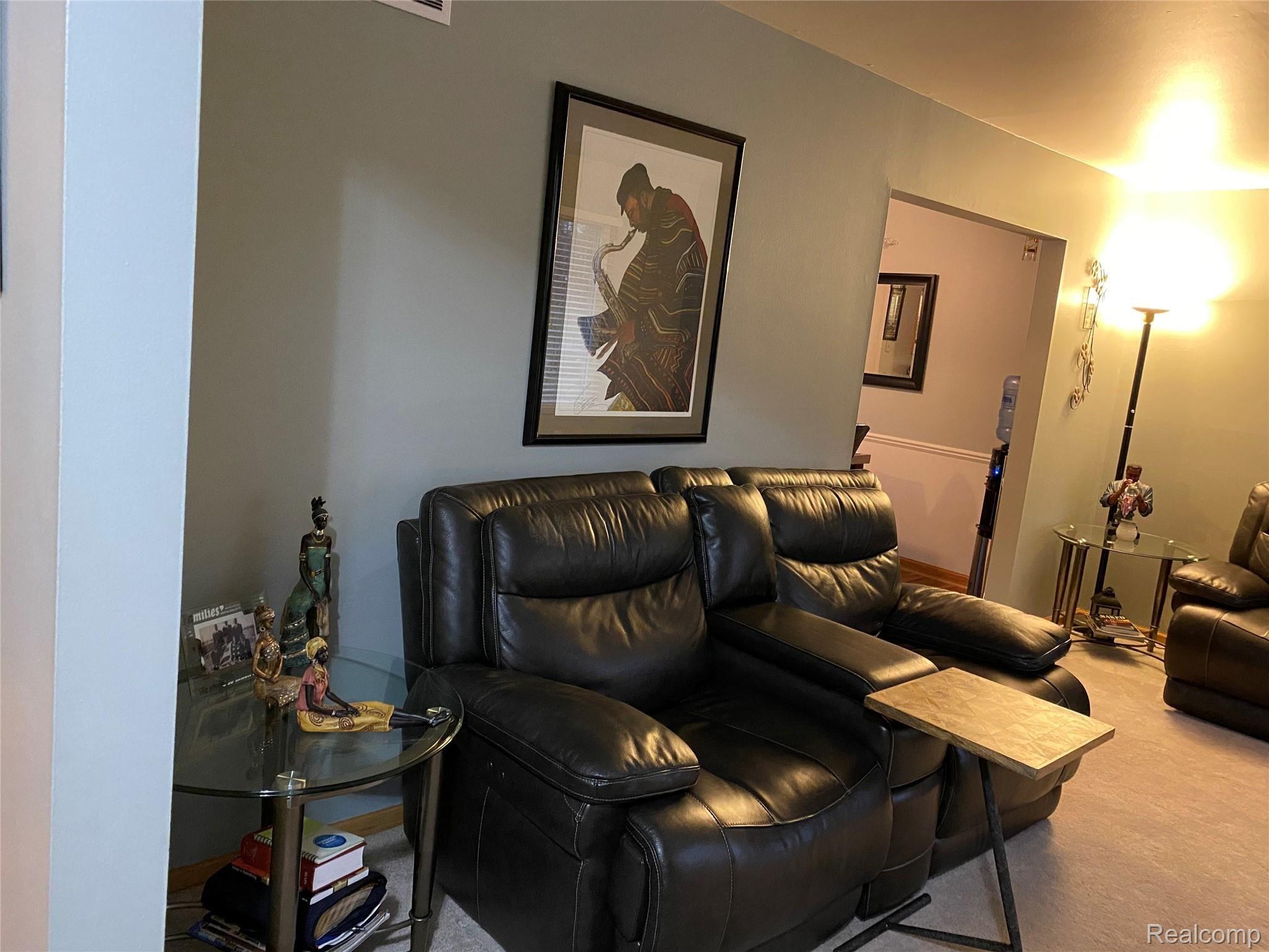 153 Cardwell Street Inkster, MI 48141 - Photo 4 of 40 IMG-8586.jpg