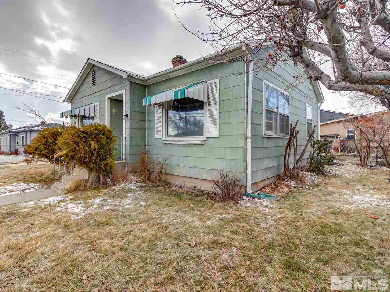 1215 Wheeler Avenue Reno, NV 89502 - Photo 21 of 25 a view of a house with a yard