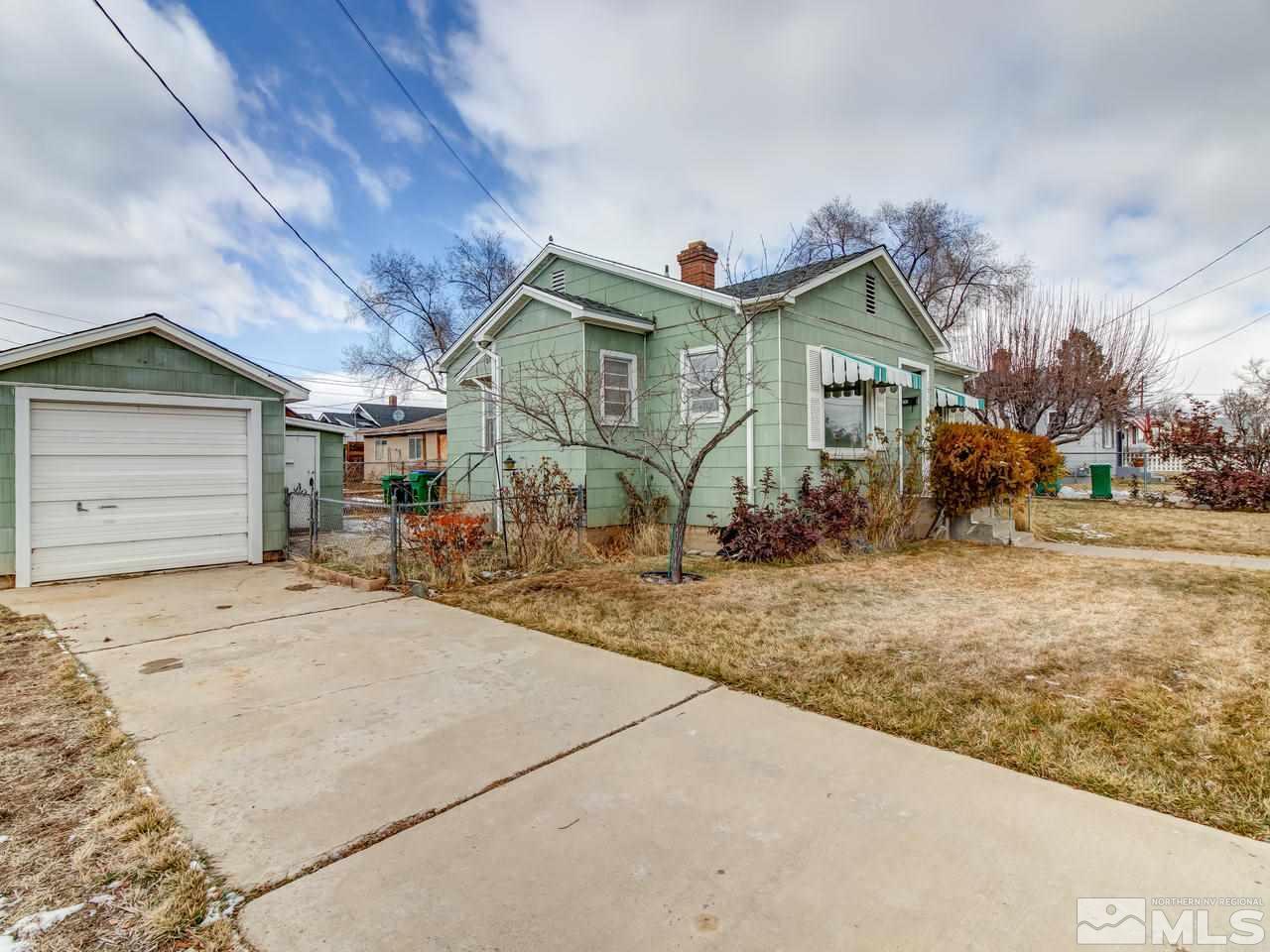1215 Wheeler Avenue Reno, NV 89502 - Photo 25 of 25 a front view of a house with a yard
