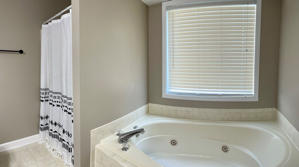 6813 Panstone Drive Columbus, GA 31909 - Photo 13 of 30 Master Bath