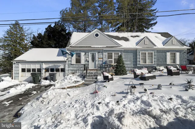 $380,000 | 2621 Hawthorne Road, Glenside, PA 19038