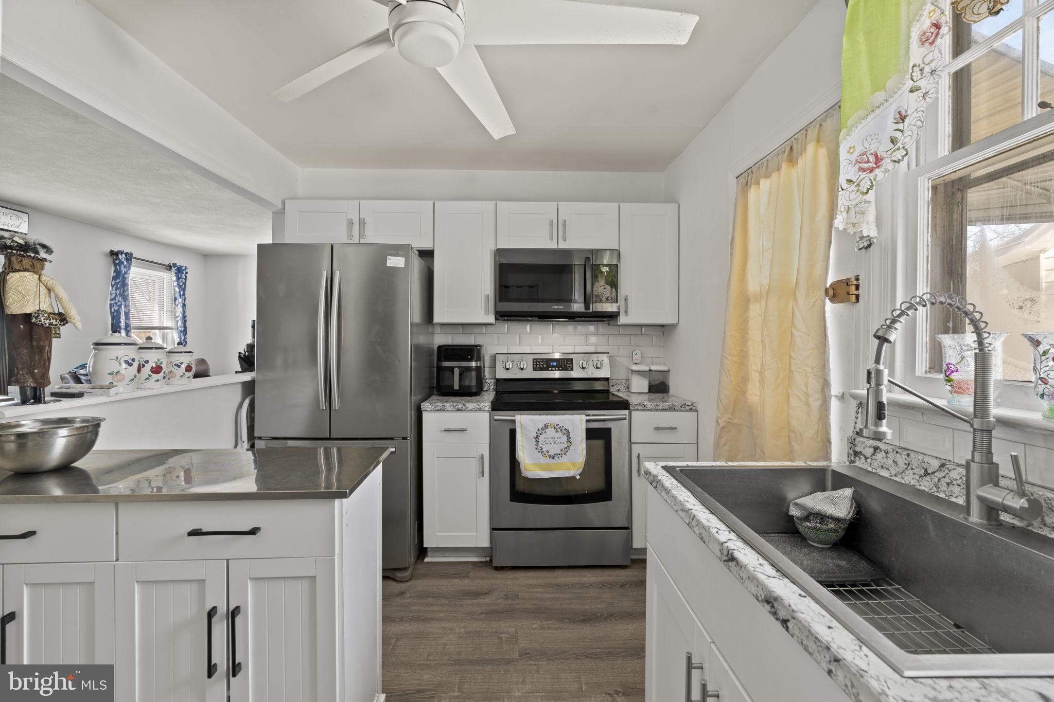 2621 Hawthorne Road Glenside, PA 19038 - Photo 3 of 26