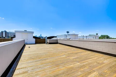 $875,000 | 628 West Wrightwood Avenue, Unit 3W, Chicago, IL 60614