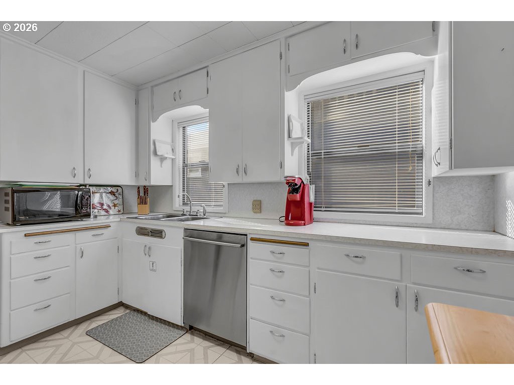 2311 South Downing Street Seaside, OR 97138 - Photo 17 of 38