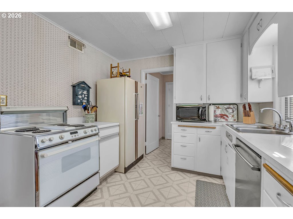 2311 South Downing Street Seaside, OR 97138 - Photo 18 of 38