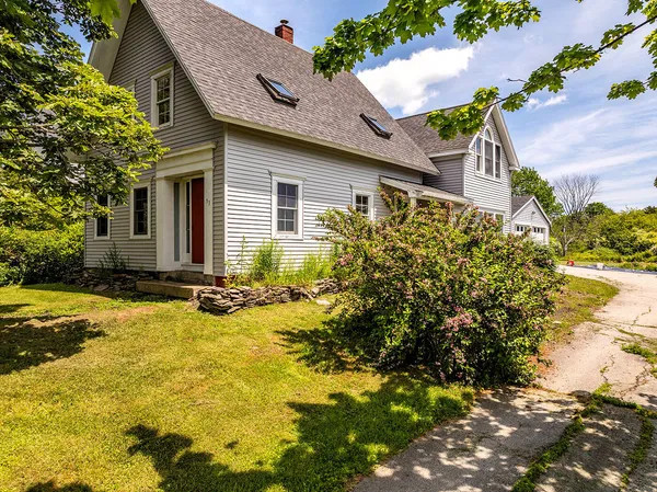 $379,000 | 53 Elm Street, South Thomaston, ME 04858