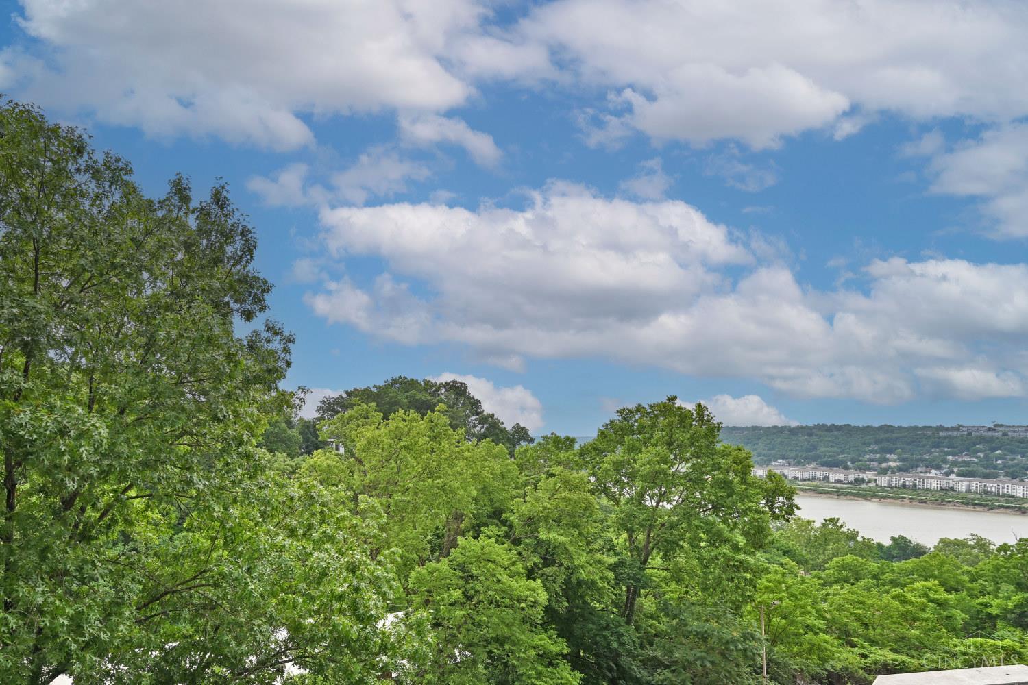 1815 William Howard Taft Road, Unit 607 Cincinnati, OH 45206 - Photo 23 of 31