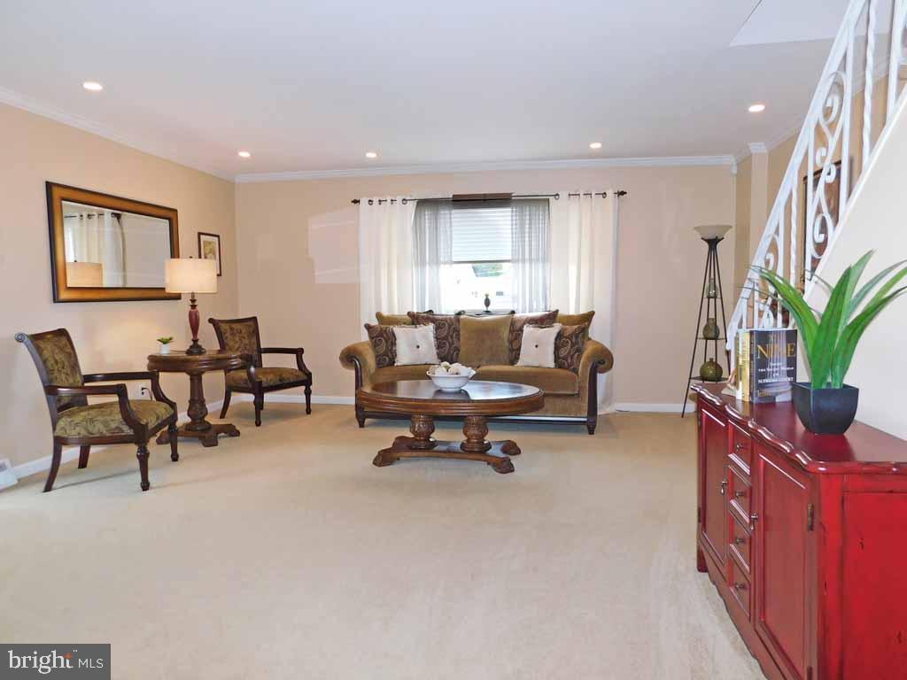 9979 Sandy Road Philadelphia, PA 19115 - Photo 3 of 34 Gallery Image 3