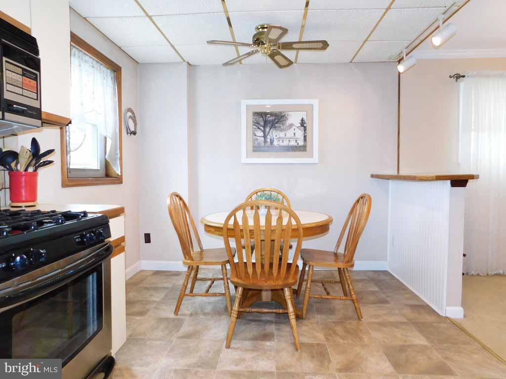 9979 Sandy Road Philadelphia, PA 19115 - Photo 9 of 34 Gallery Image 9