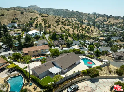 $1,399,000 | 8471 Vine Valley Drive, Sun Valley, CA 91352