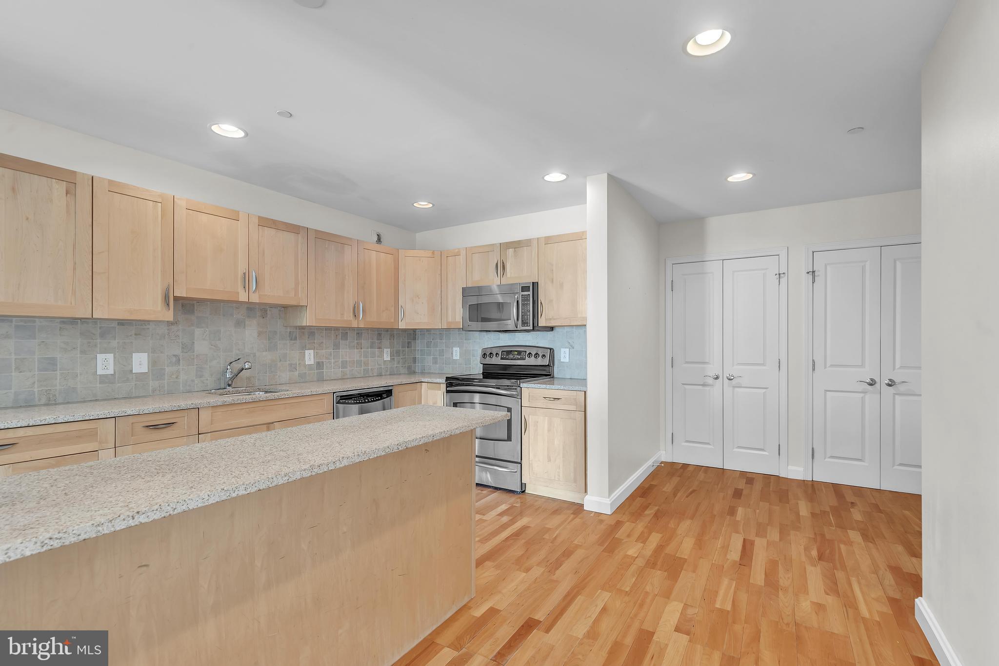 901 North Penn Street, Unit P302 Philadelphia, PA 19123 - Photo 12 of 29