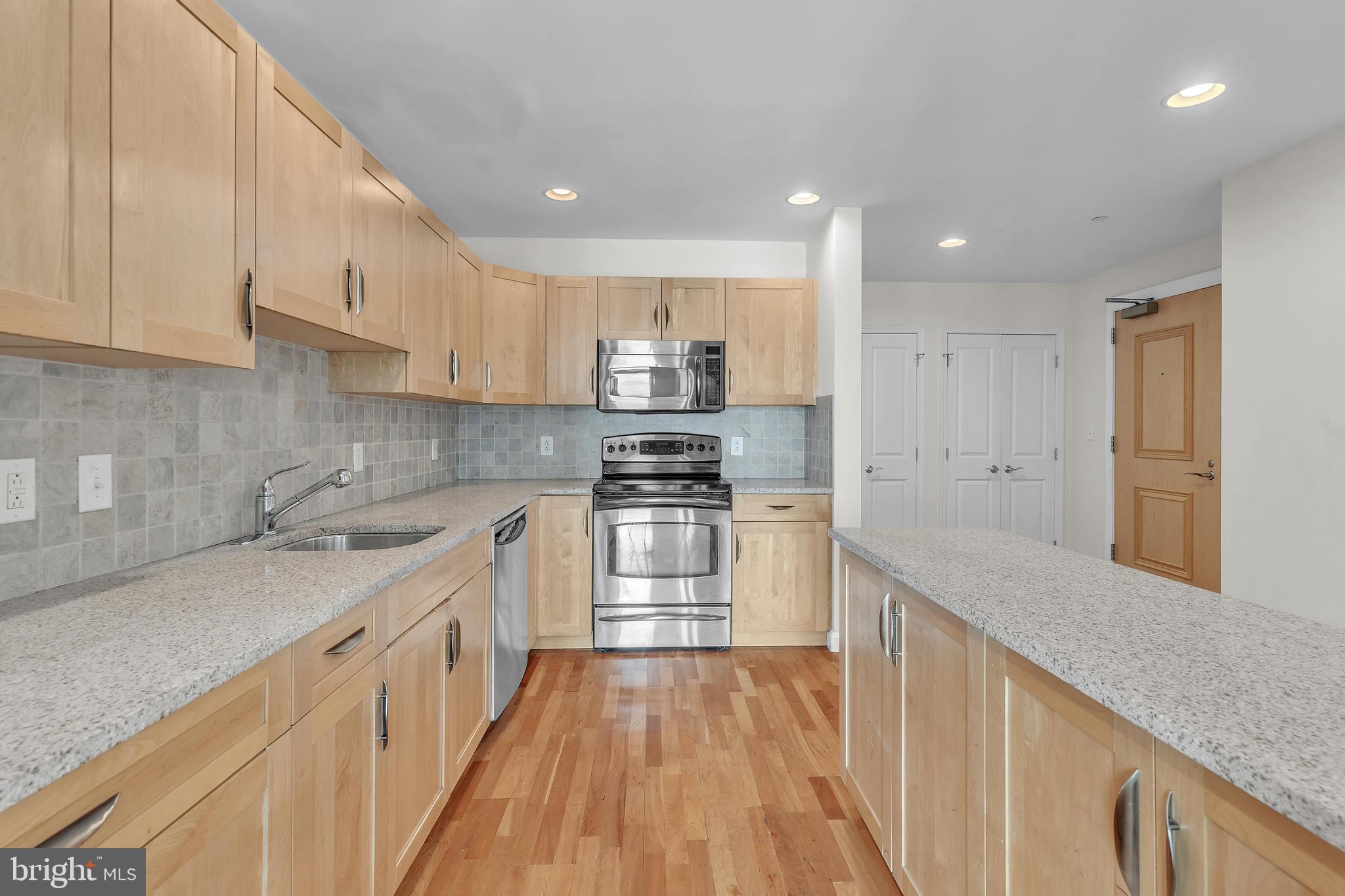 901 North Penn Street, Unit P302 Philadelphia, PA 19123 - Photo 9 of 29