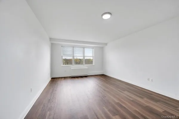 $7,860 | 300 East Overlook, Unit 534, Port Washington, NY 11050