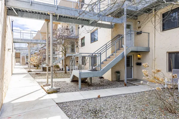 $239,900 | 118 Bay Village Drive, Irondequoit, NY 14609