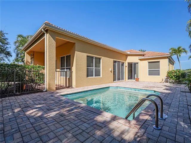 $4,500 | 2135 South Maiden Lane, Vero Beach, FL 32963