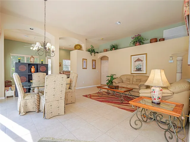 $4,500 | 2135 South Maiden Lane, Vero Beach, FL 32963