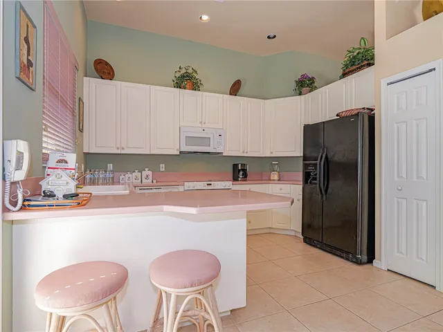 $4,500 | 2135 South Maiden Lane, Vero Beach, FL 32963