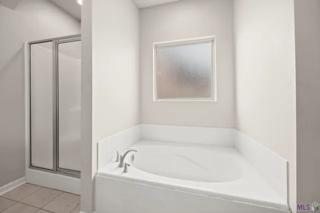 $290,000 | 6729 Royal Oaks Court, Zachary, LA 70791