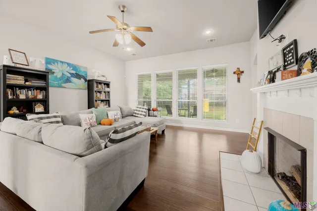 $290,000 | 6729 Royal Oaks Court, Zachary, LA 70791