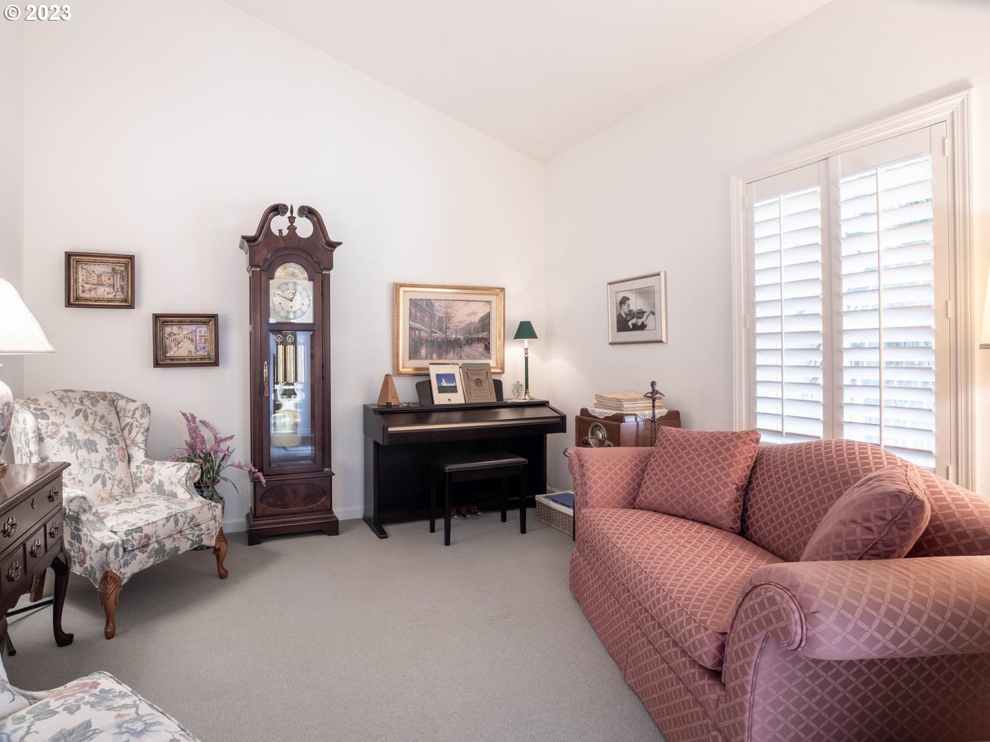 836 Old Orchard Lane Springfield, OR 97477 - Photo 18 of 29 a living room with furniture and a window