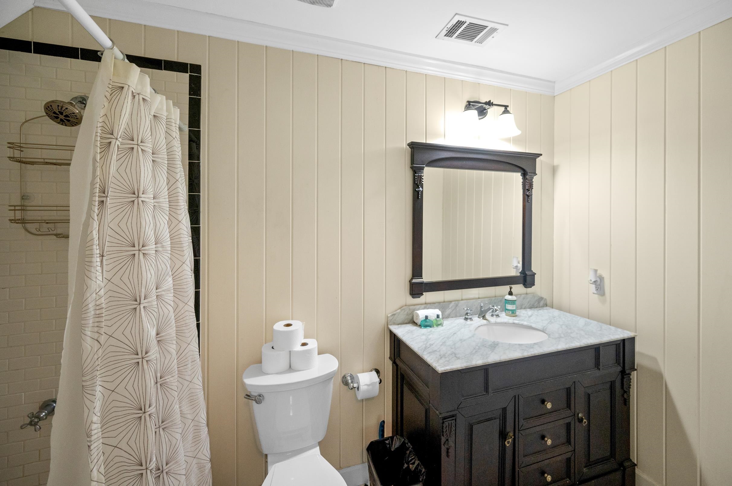 710 South Mobile Street, Unit 8 Fairhope, AL 36532 - Photo 29 of 39 Bathroom