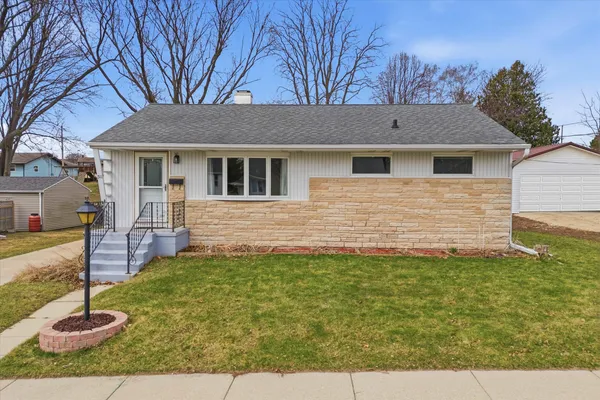 $219,000 | 511 Grove Street, Mayville, WI 53050