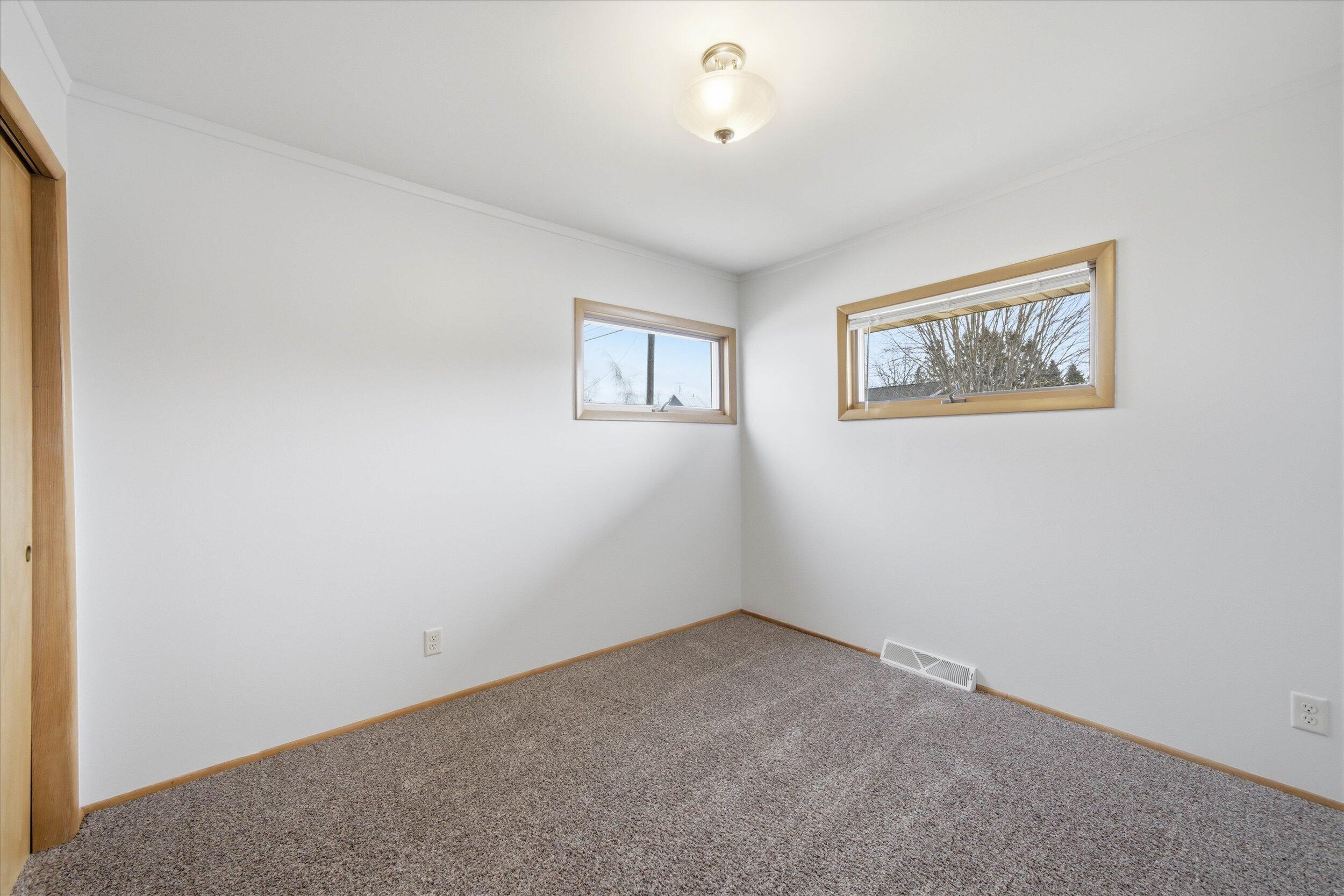 511 Grove Street Mayville, WI 53050 - Photo 11 of 32 11-Bedroom