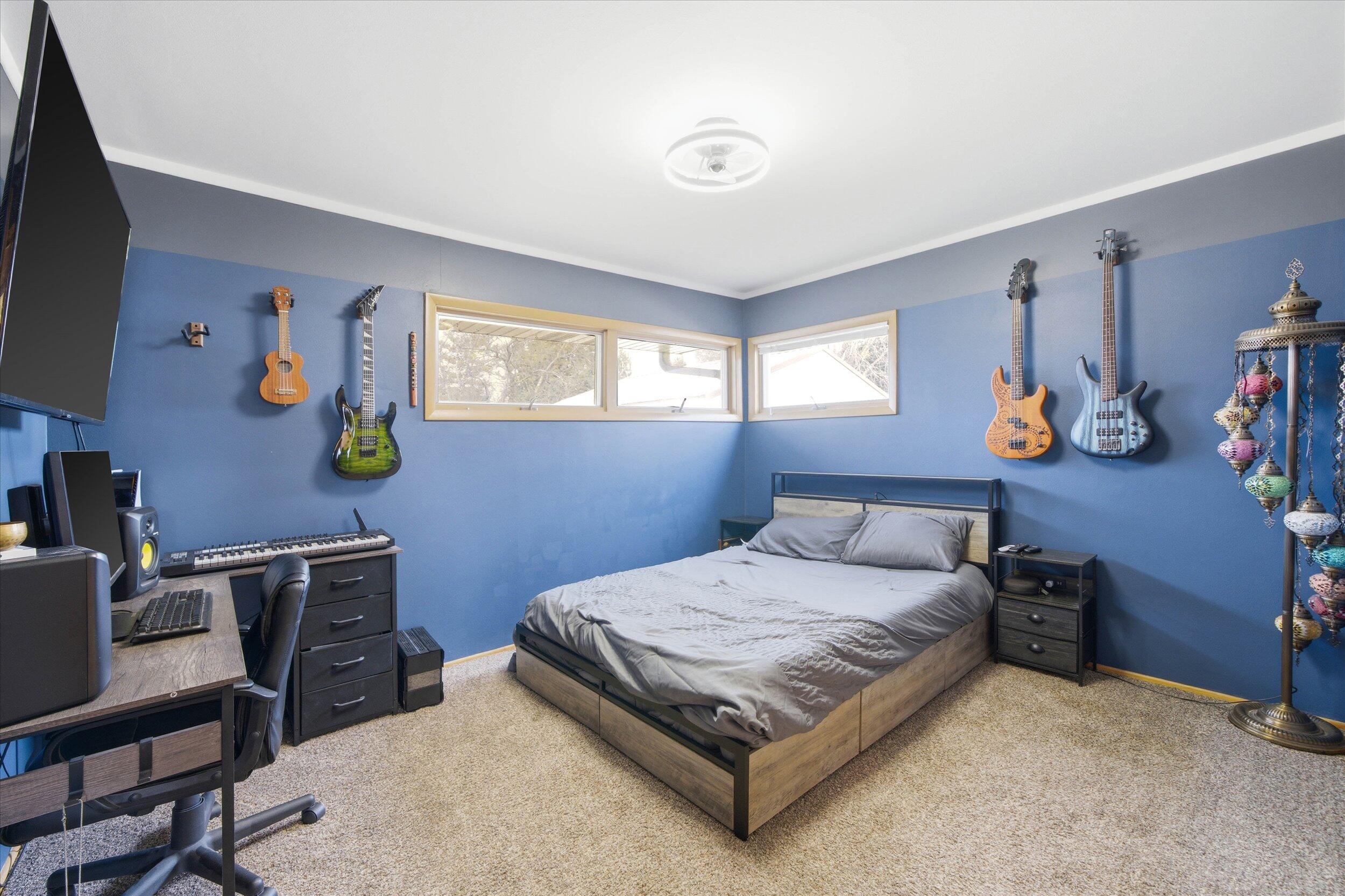 511 Grove Street Mayville, WI 53050 - Photo 13 of 32 13-Primary Bedroom