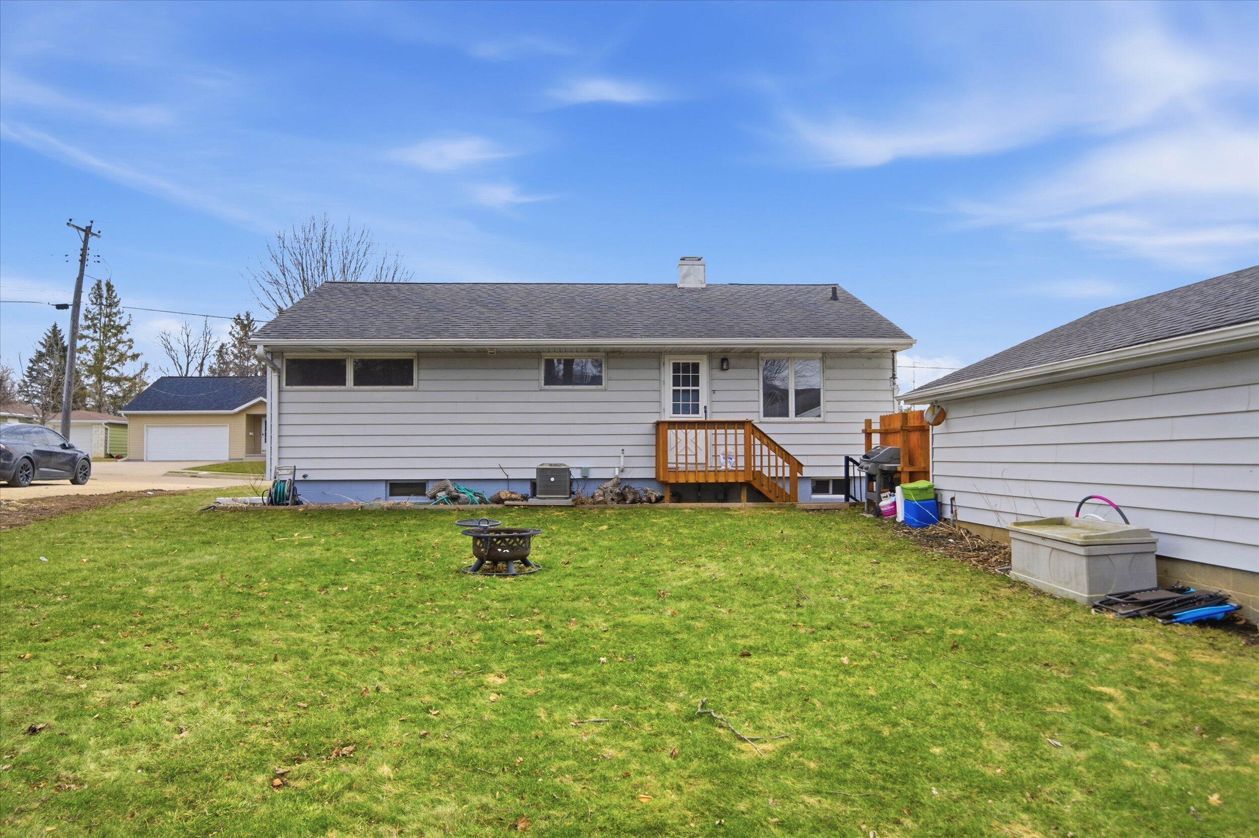 511 Grove Street Mayville, WI 53050 - Photo 22 of 32 22-Rear Exterior