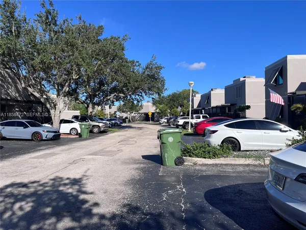 $3,300 | Pembroke Lakes, Pembroke Pines, FL 33026