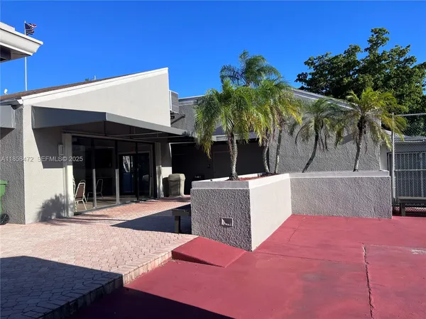 $3,300 | Pembroke Lakes, Pembroke Pines, FL 33026