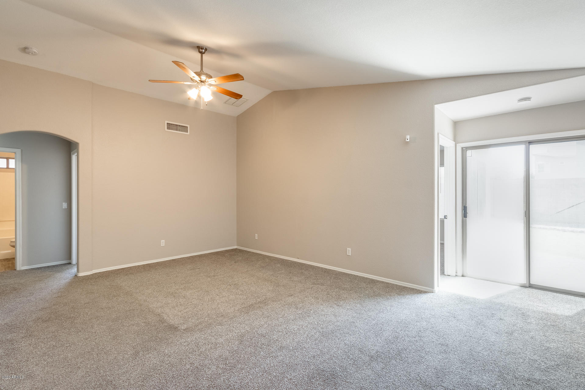 6427 West Crown King Road Phoenix, AZ 85043 - Photo 9 of 33 Gallery Image 9