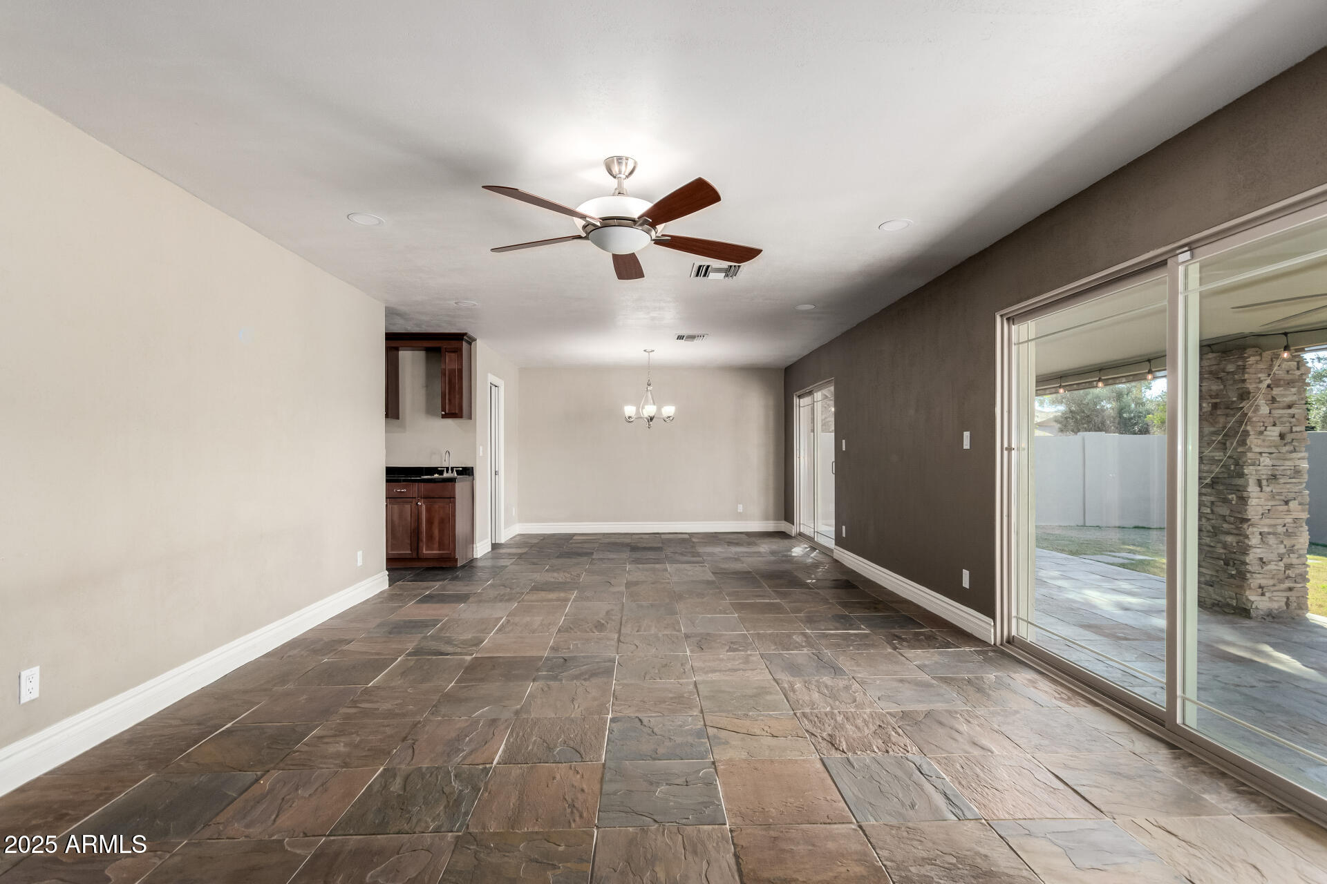 3912 South Elm Street Tempe, AZ 85282 - Photo 8 of 40 11 Elm