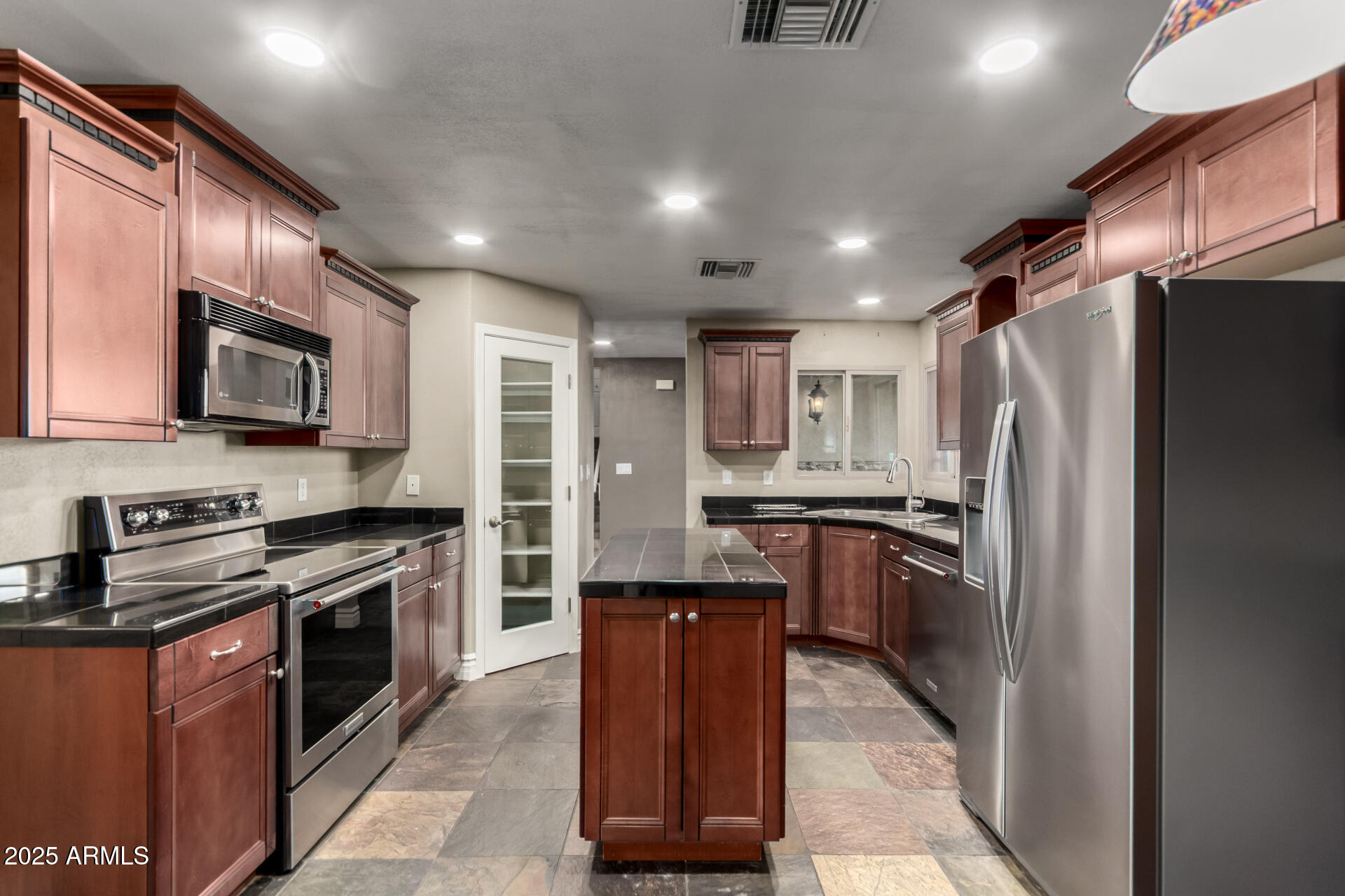 3912 South Elm Street Tempe, AZ 85282 - Photo 10 of 40 13 Elm