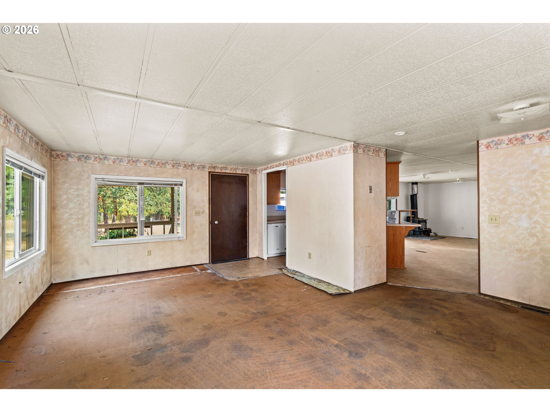 26266 Cory Road Junction City, OR 97448 - Photo 5 of 29 Living Room/Entrance