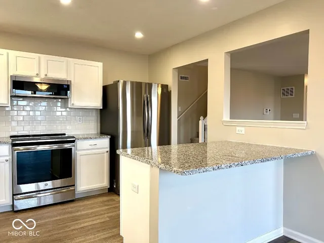 $369,900 | 5822 West Deerview Bend, McCordsville, IN 46055