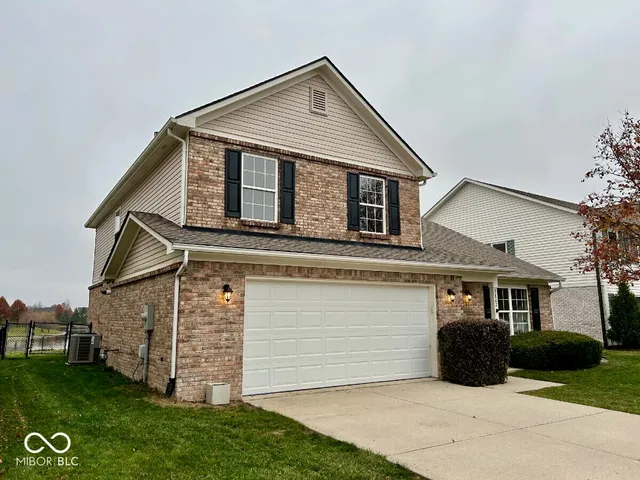 $369,900 | 5822 West Deerview Bend, McCordsville, IN 46055