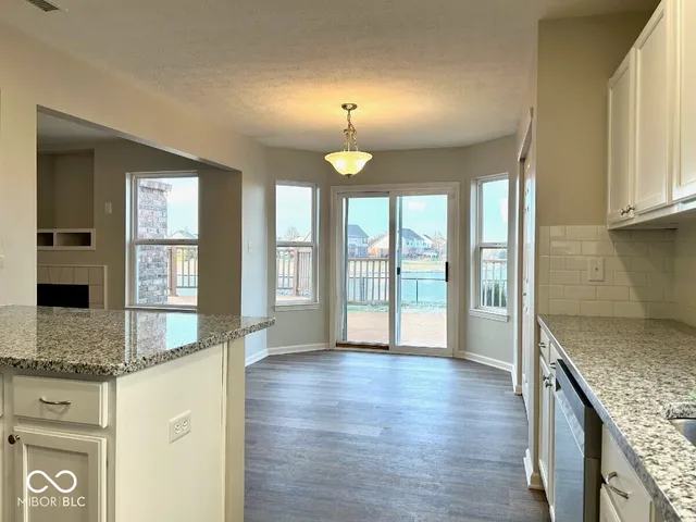 $369,900 | 5822 West Deerview Bend, McCordsville, IN 46055