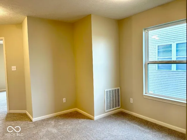 $369,900 | 5822 West Deerview Bend, McCordsville, IN 46055