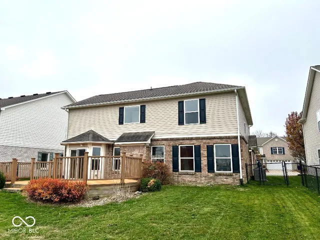 $369,900 | 5822 West Deerview Bend, McCordsville, IN 46055