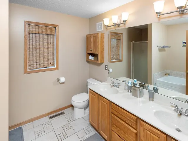 $485,000 | 2052 Wilhelm Court, Shakopee, MN 55379