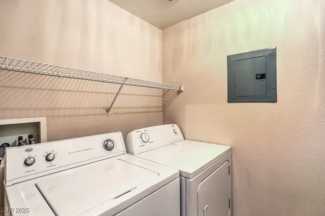 $1,450 | 7119 South Durango Drive, Unit 207, Las Vegas, NV 89113