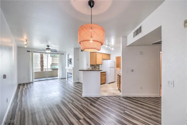 $1,450 | 7119 South Durango Drive, Unit 207, Las Vegas, NV 89113