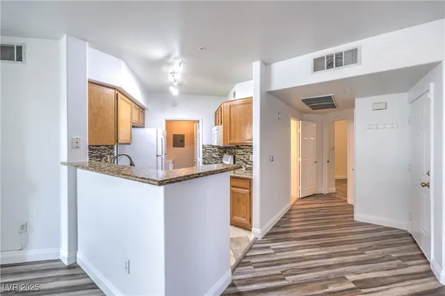 $1,450 | 7119 South Durango Drive, Unit 207, Las Vegas, NV 89113